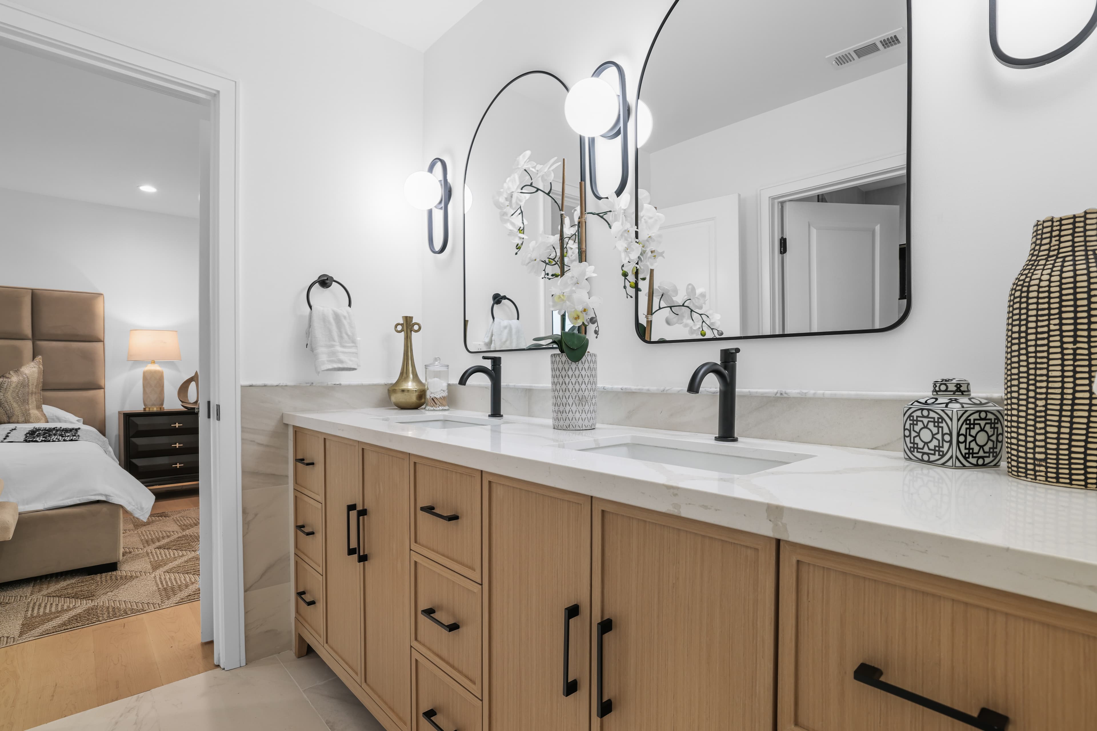 2nd bathroom